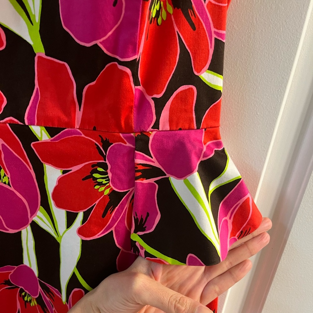 Like new: $298 KATE SPADE Peplum Cotton Sheath Dress, Red/Pink Floral, Size 4 - Picture 9 of 16